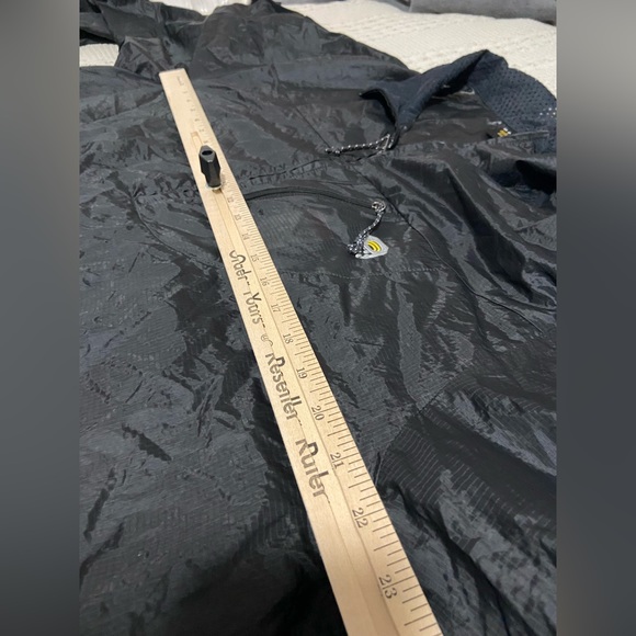 Mountain Hardwear Jacket - Picture 11 of 11